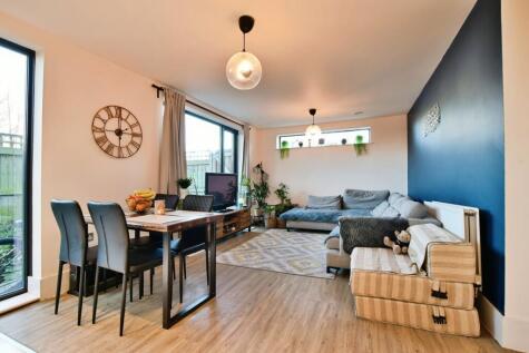 Etchells Road, Altrincham, WA14