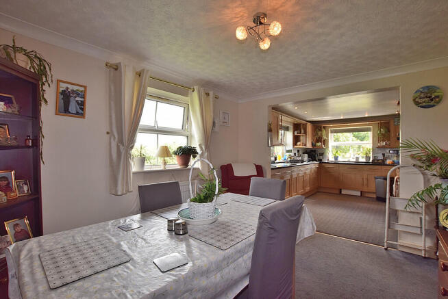 3 bed Detached for sale Image 12