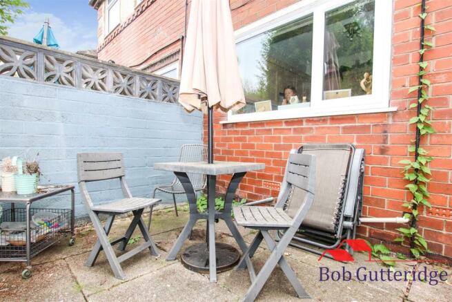 LANDSCAPED REAR GARDEN