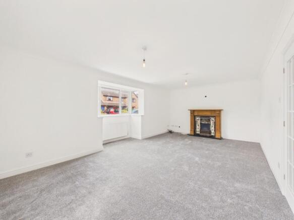 5 bed Detached for sale Image 9