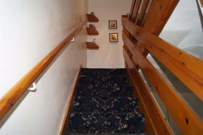 STAIRS/LANDING