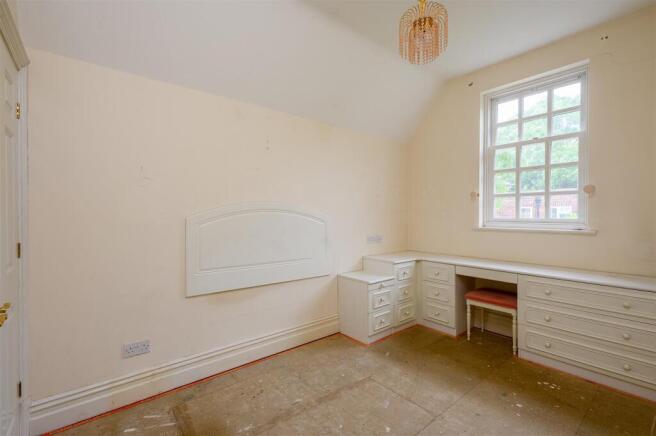 3 bed Terraced for sale Image 7
