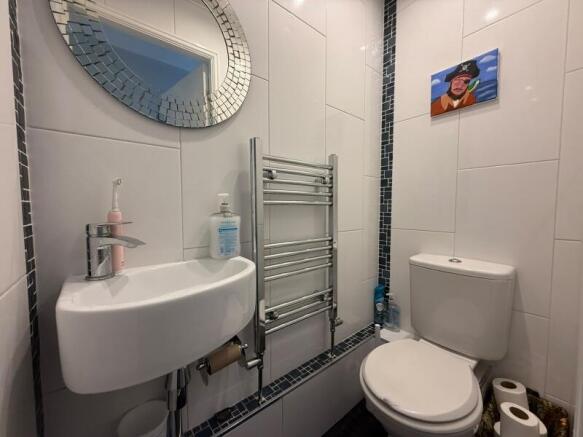 4 bed Detached to rent Image 10