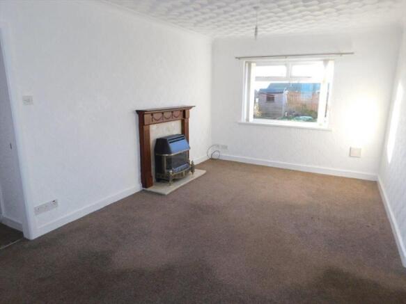 SITTING/DINING ROOM
