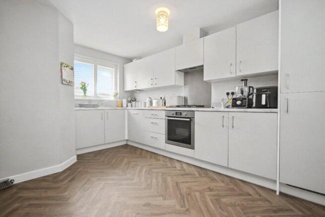 3 bed Semi-Detached for sale Image 10