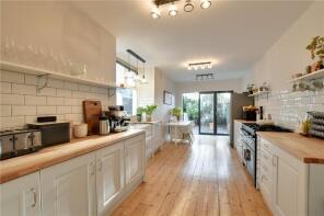 164, Eastcombe Avenue, London SE7 7LW