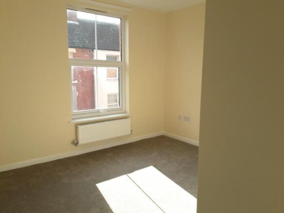 2 bed Town House to rent Image 6