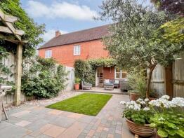 65, Amis Way, Stratford-upon-avon CV37 7JD