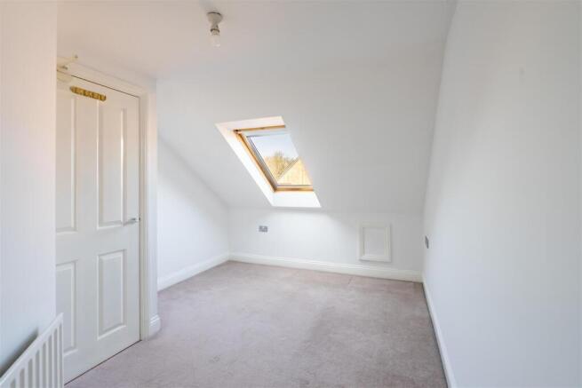 3 bed Town House to rent Image 8