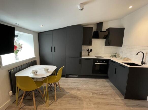 Studio 5 Kitchen lan