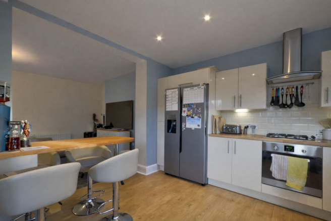 3 bed Semi-Detached for sale Image 7