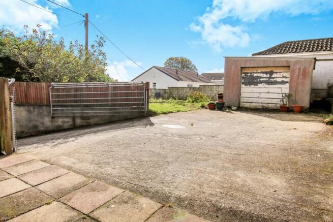 Garage & Parking