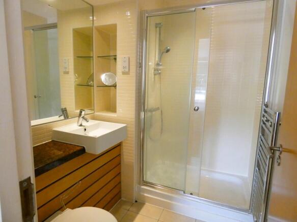 EN SUITE