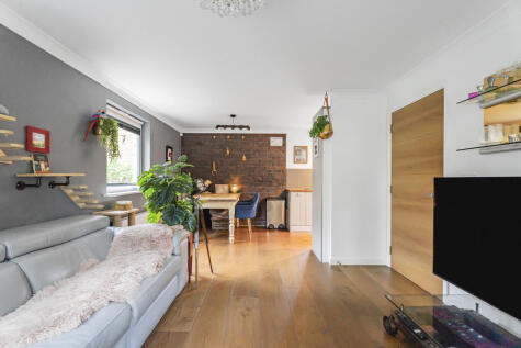 St. Josephs Green, Welwyn Garden City, Hertfordshire, AL7