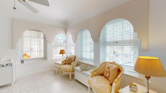 4 bed Detached for sale Image 7