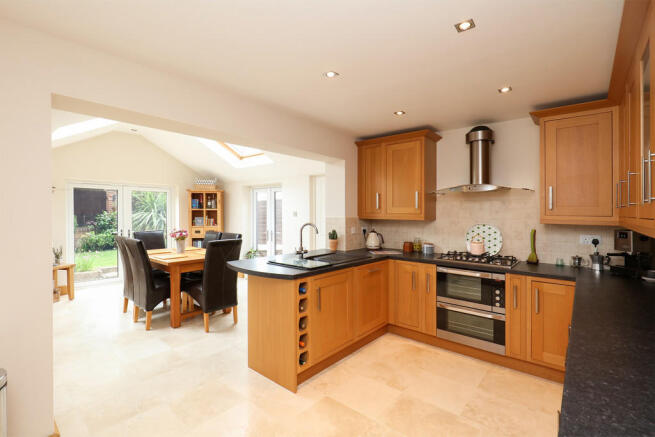 Kitchen / Diner