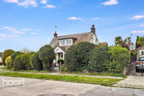 2, Merrilees Crescent, Clacton-on-sea CO15 5XX