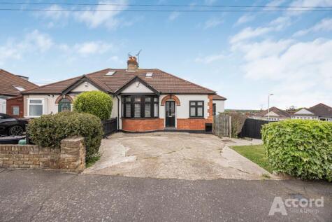 Lawns Way, Romford, RM5