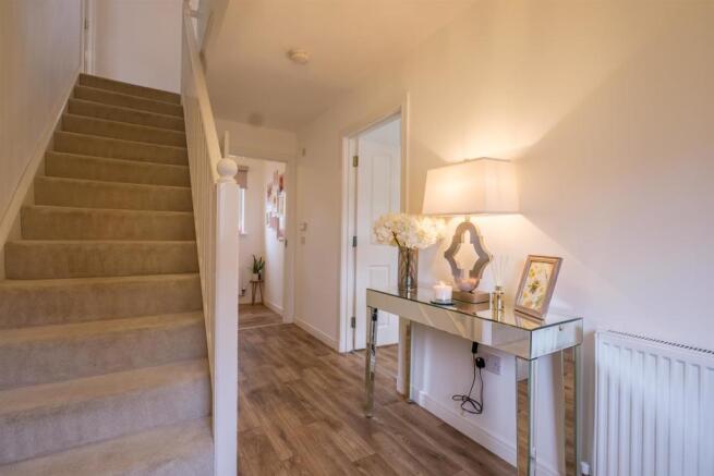 026-2_Hunterfield_Place_Carluke_ML84GY.jpg