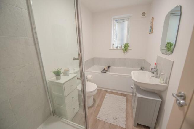 2 bed Apartment for sale Image 11