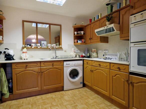 Kitchen.JPG
