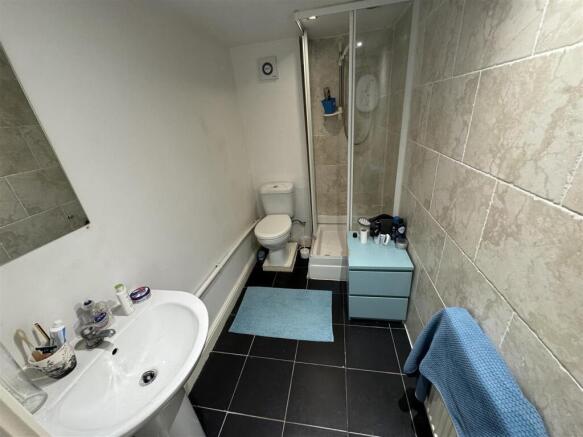 4 bed Terraced to rent Image 9