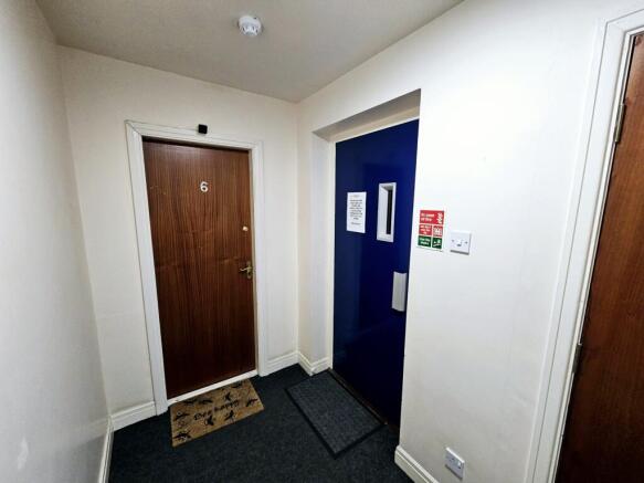 2 bed Flat for sale Image 9