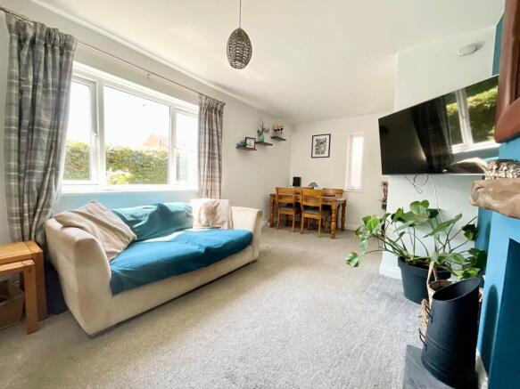 3 bed Semi-Detached for sale Image 6