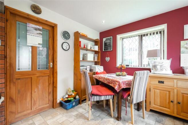 4 bed Detached for sale Image 11