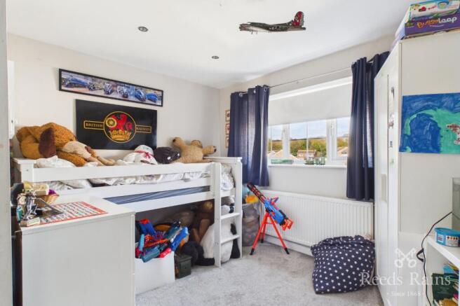 4 bed Semi-Detached for sale Image 9