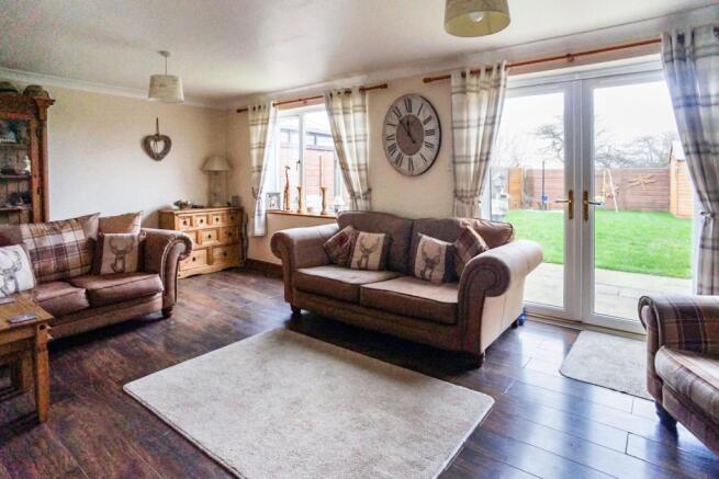 Lounge/Dining Room