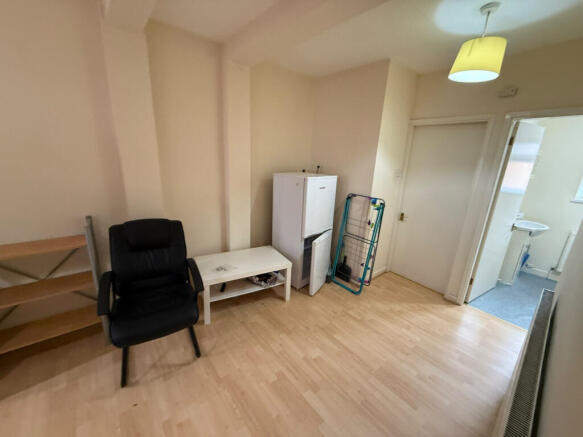 Fabulous Studio Apartment on Bristol Road, B29 To