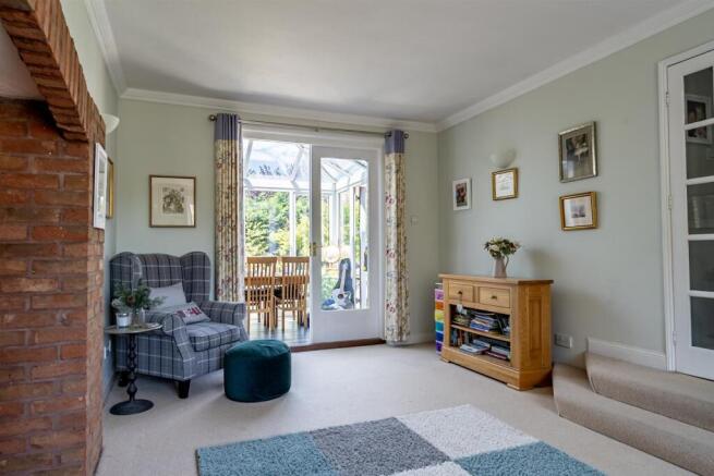 4 bed Detached for sale Image 5