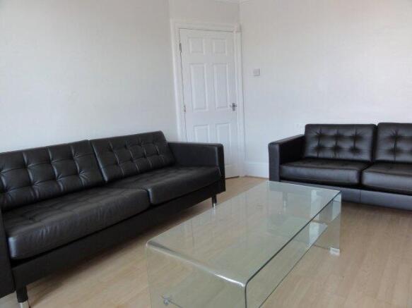 6 bed House Share to rent Image 6