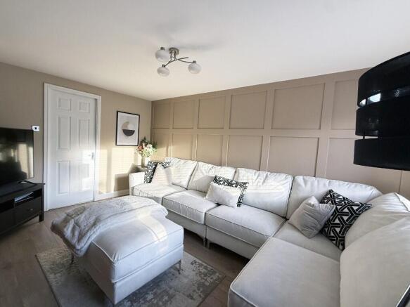 Beverley Close, Normanton, West Yorkshire, WF6 photo 3