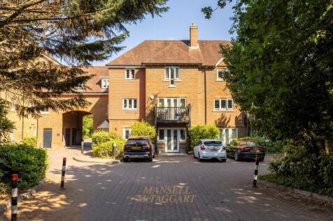 Copthorne Common Road, Copthorne, RH10