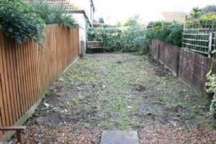 35 Lisle Lane Gdn2