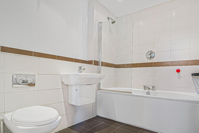 4 bed Detached for sale Image 10