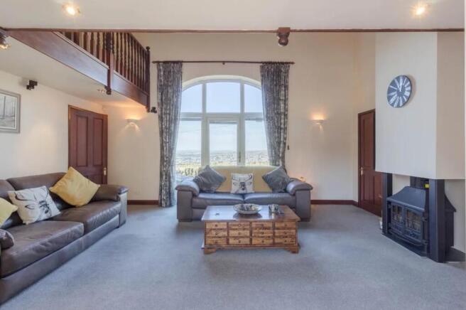 5 bed Detached for sale Image 10