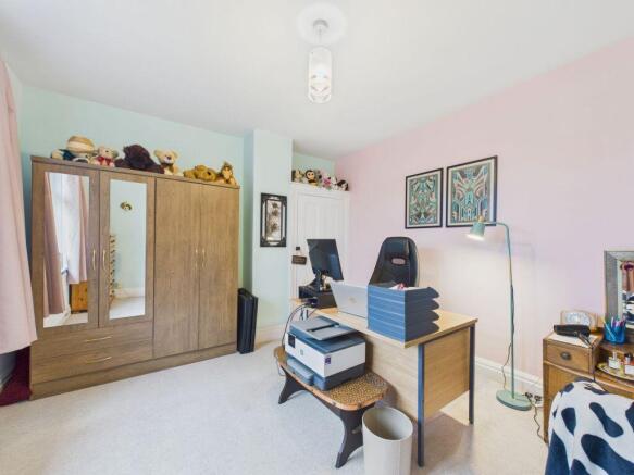 4 bed Semi-Detached for sale Image 9