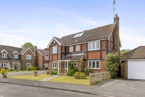 10, The Hooks, Henfield BN5 9UY