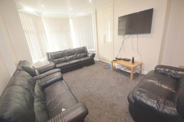 7 bed Semi-Detached to rent Image 7