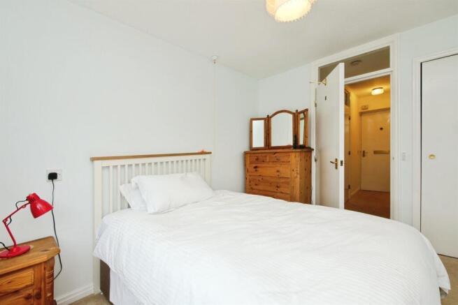 2 bed Apartment for sale Image 9
