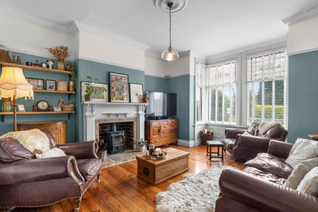 5 bed Semi-Detached for sale Image 5