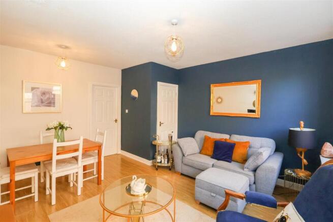 2 bed Terraced for sale Image 6