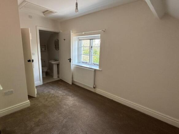 3 bed House to rent Image 8