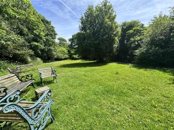 Land down to Woodland