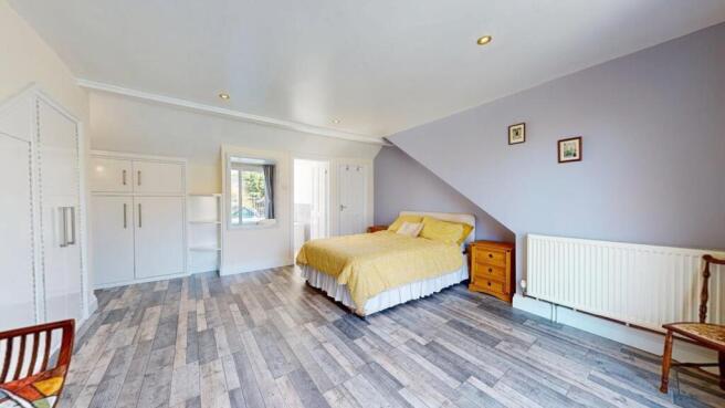 Bedroom 1.jpg