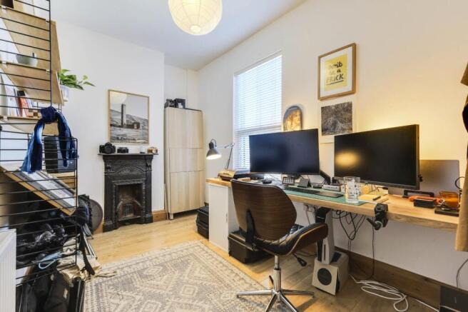 3 bed Terraced for sale Image 10