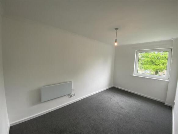 2 bed Apartment to rent Image 6